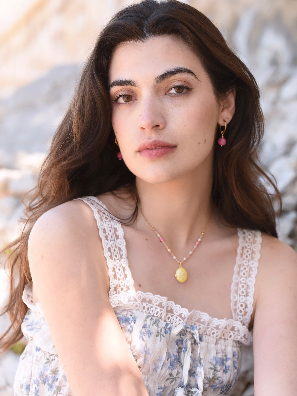 Collar Rosalind 🌸 -  Relicario con Cuarzo Rosa