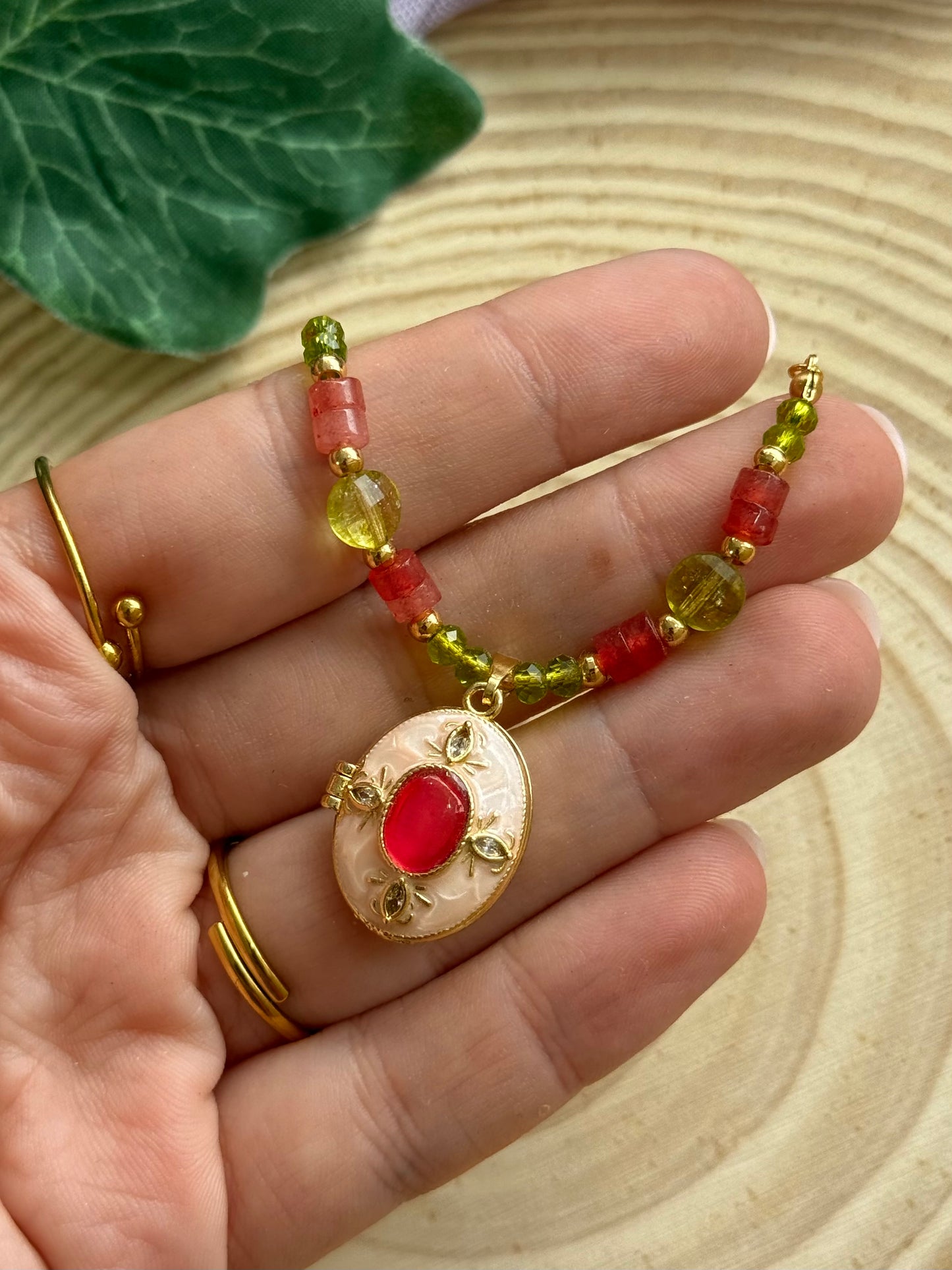 Collar Eloise - Relicario con Peridoto