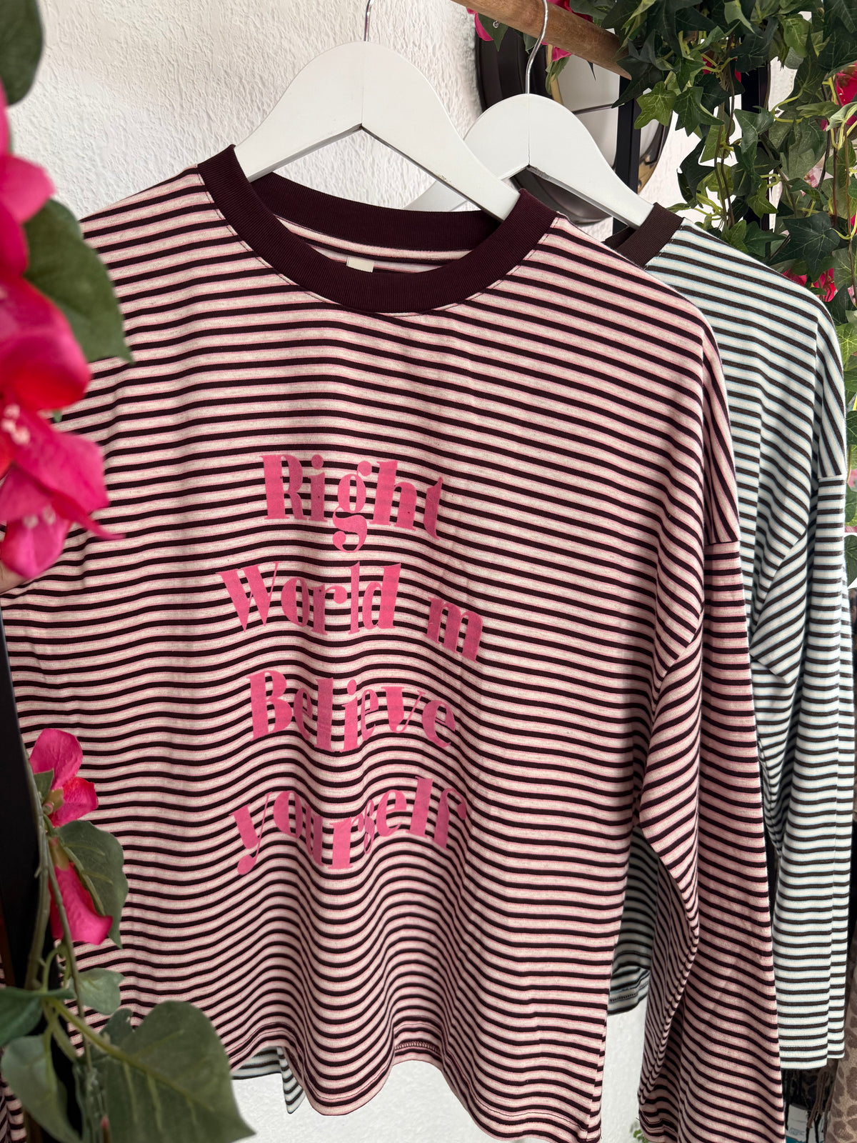 Camiseta Right World 🌸 - Talla hasta 44