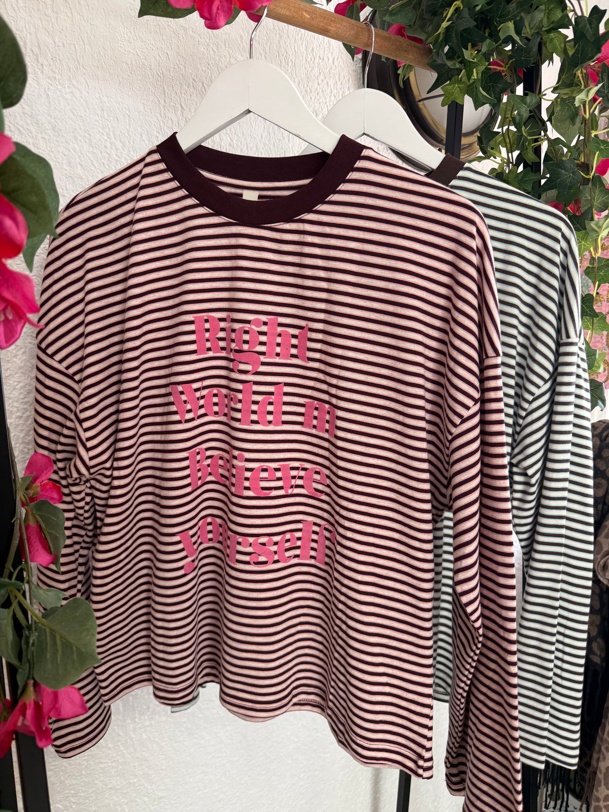 Camiseta Right World 🌸 - Talla hasta 44